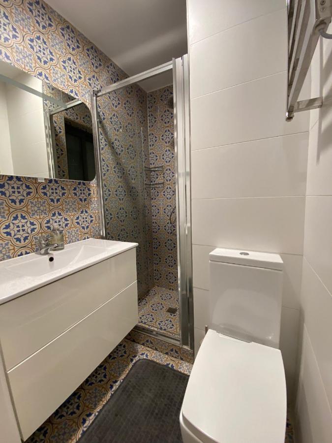 Cozy 2 Bedroom Apartment Near Seafront グジラ エクステリア 写真