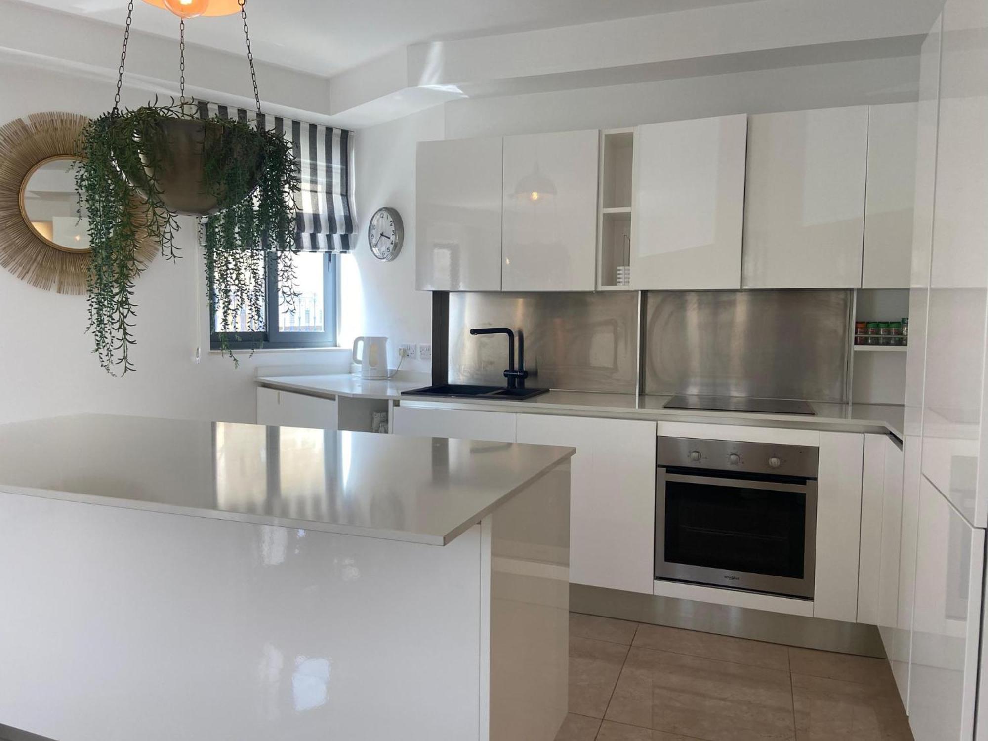 Cozy 2 Bedroom Apartment Near Seafront グジラ エクステリア 写真